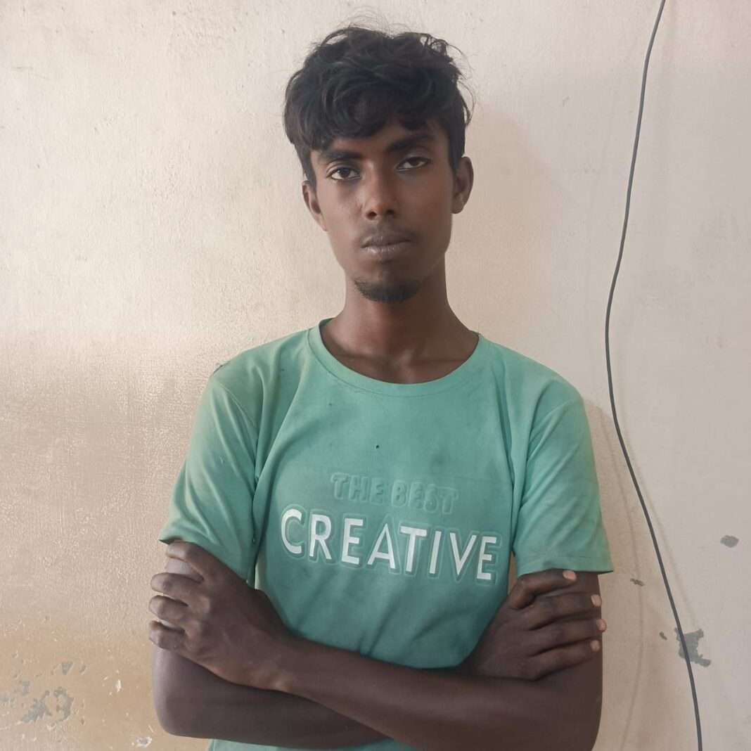 കരുനാഗപ്പള്ളിയിൽവില്ലേജ് ഓഫീസില് മോഷണം; ഡല്ഹി സ്വദേശി പിടിയില് കരുനാഗപ്പള്ളിയിൽവില്ലേജ് ഓഫീസില് മോഷണം; ഡല്ഹി സ്വദേശി പിടിയില്