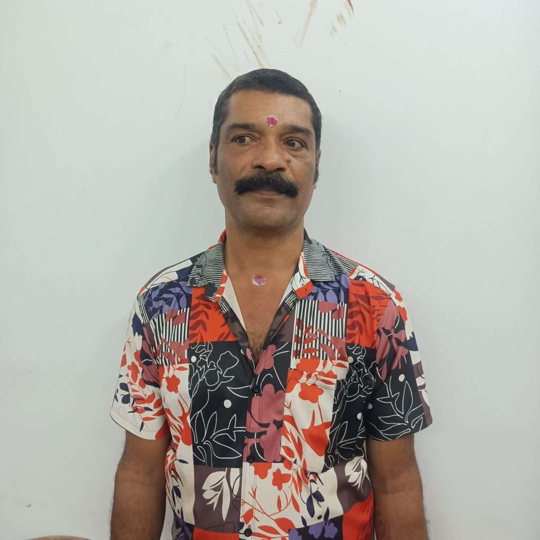 തിരുമ്മൽ ചികിത്സയുടെ മറവിൽ സ്ത്രീയെ പീഡിപ്പിക്കാൻ ശ്രമിച്ച പ്രതി പിടിയിൽ . തിരുമ്മൽ ചികിത്സയുടെ മറവിൽ സ്ത്രീയെ പീഡിപ്പിക്കാൻ ശ്രമിച്ച പ്രതി പിടിയിൽ .