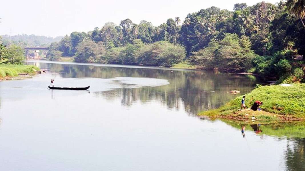 ത്രിവേണി സംഗമം തൂക്കുപാലം ഉപേക്ഷിച്ചത് എന്തുകൊണ്ടാണ് ? ത്രിവേണി സംഗമം തൂക്കുപാലം ഉപേക്ഷിച്ചത് എന്തുകൊണ്ടാണ് ?