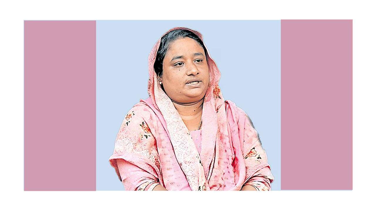 മകൻ യു.ഡി.എഫ് സ്ഥാനാർഥിക്കുവേണ്ടി പ്രവർത്തിച്ചു ; മാതാവിനെ ജോലിയിൽനിന്ന് പിരിച്ചുവിട്ട് സിപിഎം പ്രതികാരം മകൻ യു.ഡി.എഫ് സ്ഥാനാർഥിക്കുവേണ്ടി പ്രവർത്തിച്ചു ; മാതാവിനെ ജോലിയിൽനിന്ന് പിരിച്ചുവിട്ട് സിപിഎം പ്രതികാരം