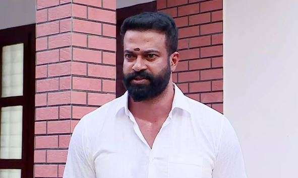 ആർ. സുഗതന്റെ അവധി അപേക്ഷ : തദ്ദേശവകുപ്പ് അണ്ടർ സെക്രട്ടറിക്ക് സസ്പെന്ഷൻ ആർ. സുഗതന്റെ അവധി അപേക്ഷ : തദ്ദേശവകുപ്പ് അണ്ടർ സെക്രട്ടറിക്ക് സസ്പെന്ഷൻ