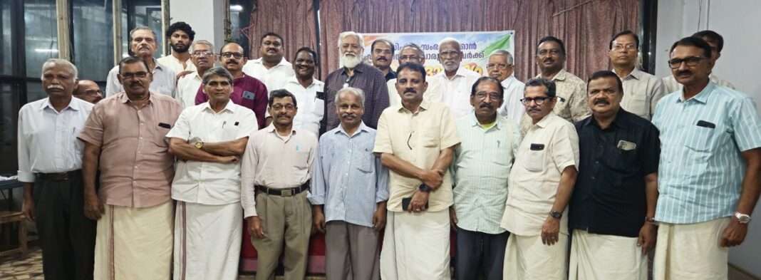 ചില സാന്നിധ്യങ്ങള് തന്നെ ശക്തമായ പ്രഖ്യാപനങ്ങളാണ് ; ഐക്യദാര്ഢ്യത്തിന് കരുത്തായി മധു അമ്പാട്ട് ചില സാന്നിധ്യങ്ങള് തന്നെ ശക്തമായ പ്രഖ്യാപനങ്ങളാണ് ; ഐക്യദാര്ഢ്യത്തിന് കരുത്തായി മധു അമ്പാട്ട്